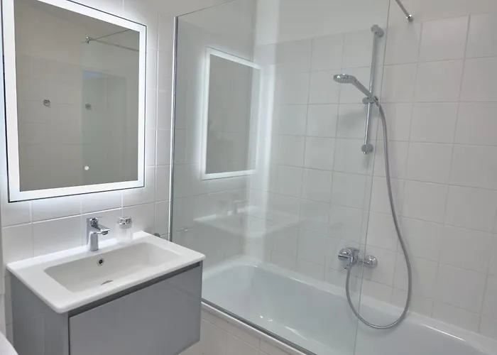 Apartment Klimatisiertes Dachgeschoss Metro Naehe