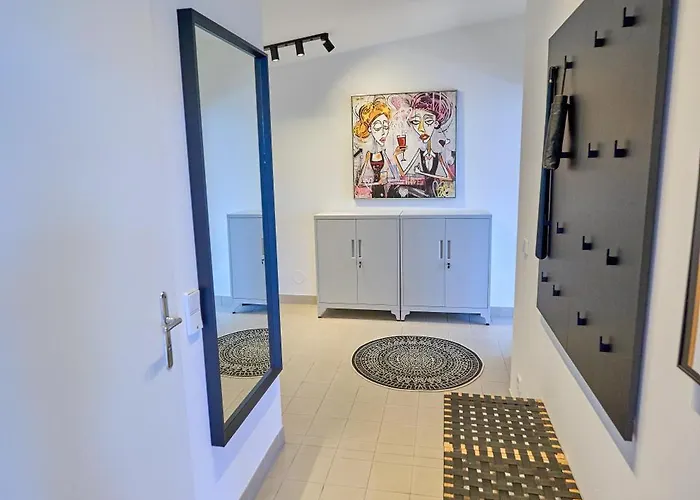 Apartment Klimatisiertes Dachgeschoss Metro Naehe