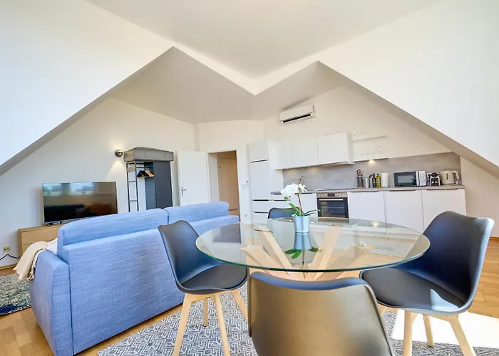 Apartment Klimatisiertes Dachgeschoss Metro Naehe Vienna